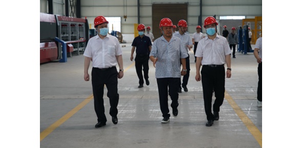2022-6-29市委書記劉革安陪同省金融監(jiān)管局、國家開發(fā)銀行等領(lǐng)導視察萬眾集團
